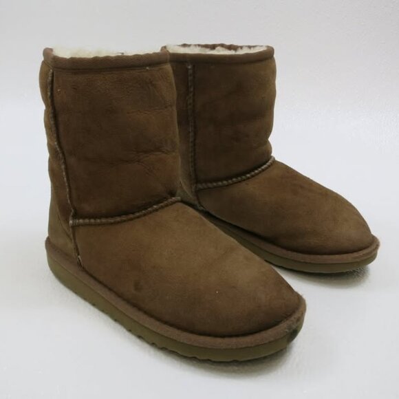 UGG Australia #5251 Classic Short Insulated Boots Shoes Winter Insulated Kids 2 - Picture 6 of 6